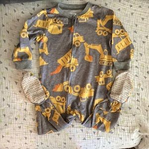 Carters 18m Boy zip up footie pajamas